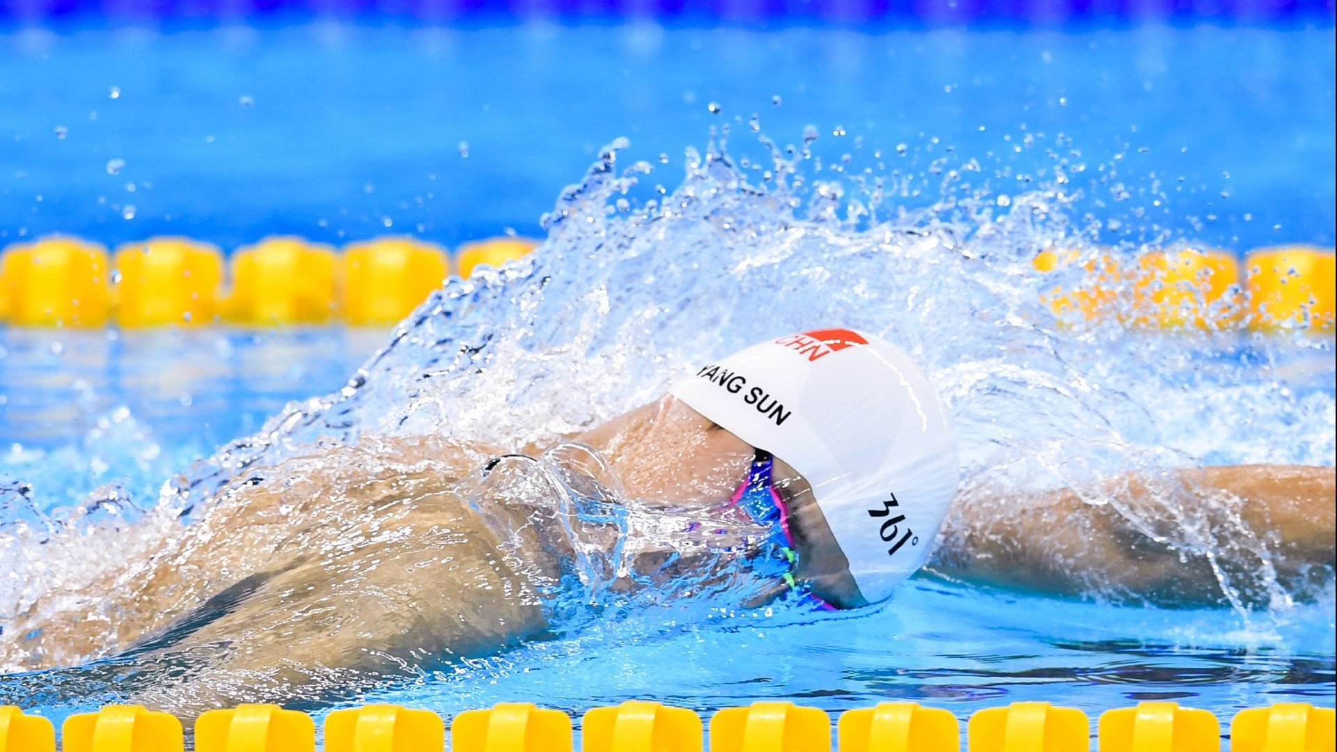 爱游戏-国家队教练强调三分线外投篮稳定性提升战略，三分线外投篮 落地脚在三分线内